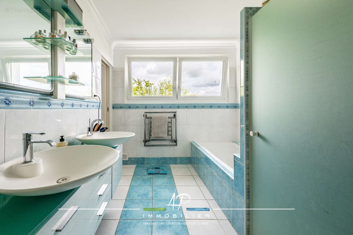 Maison à BELLENEUVE