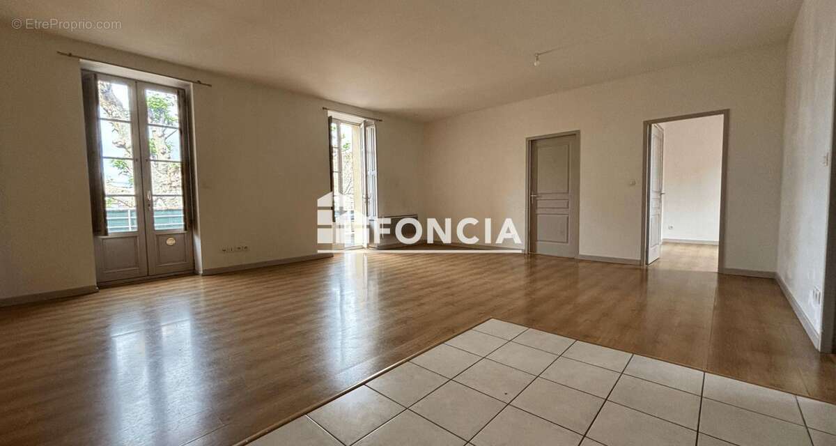 Appartement à ROQUEMAURE