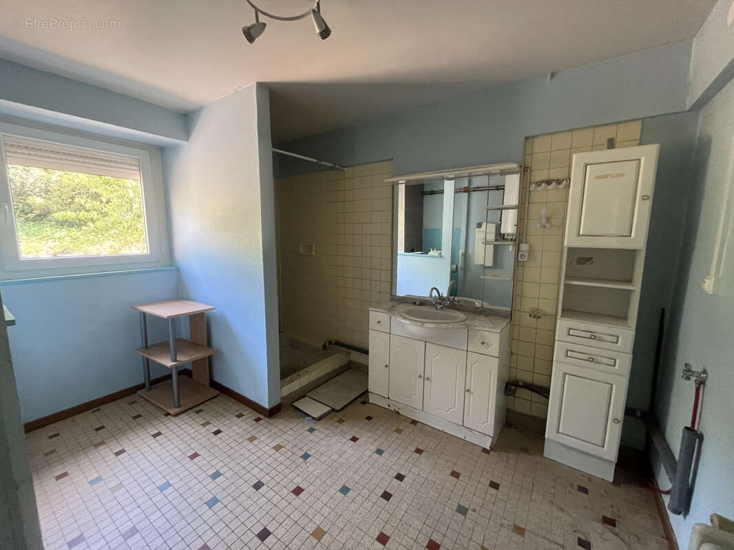 Maison à LACHAPELLE-SOUS-ROUGEMONT