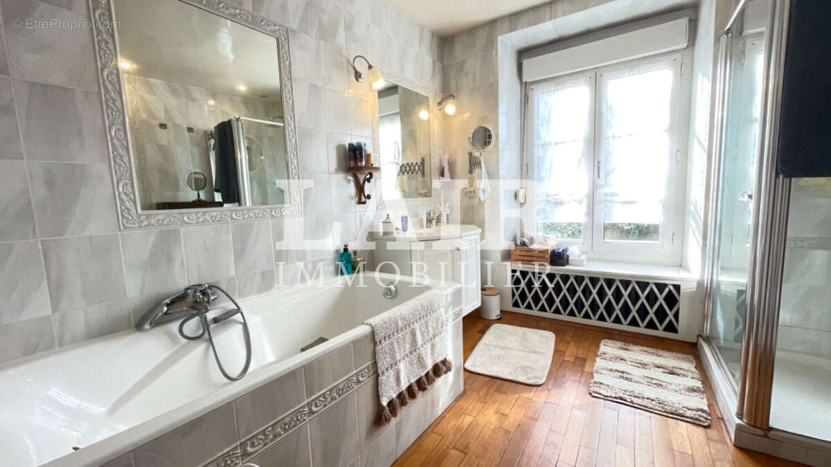 Maison à FRESNAY-SUR-SARTHE