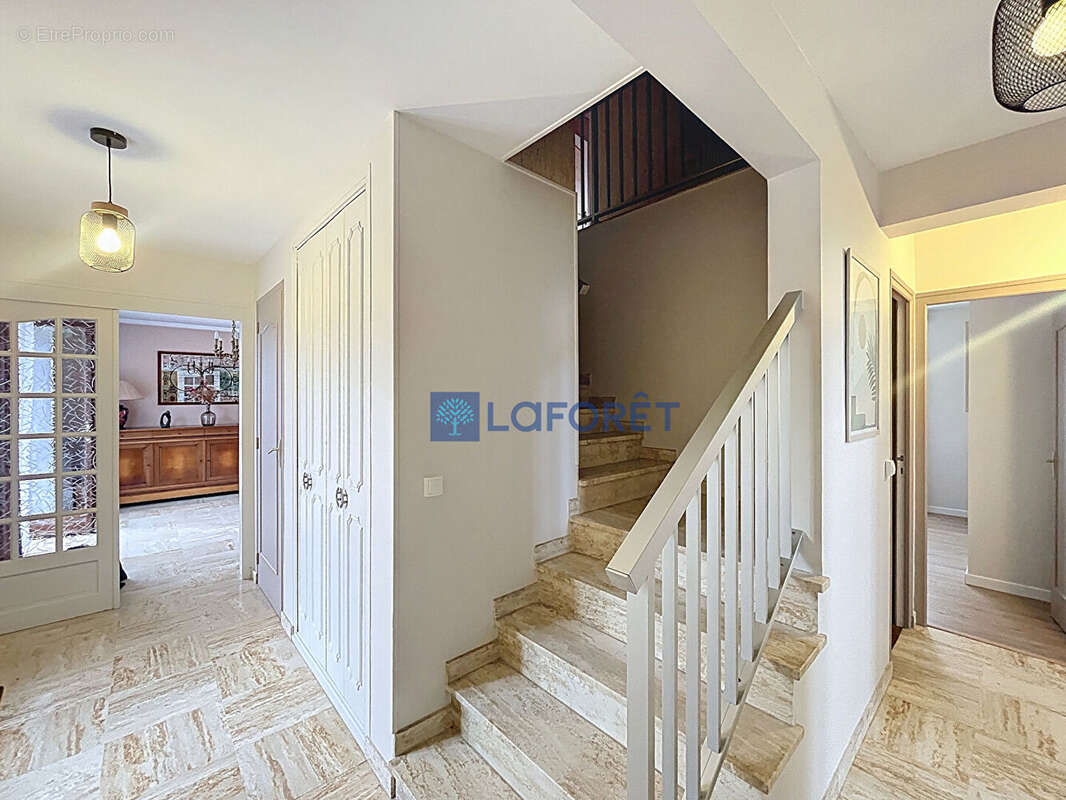 Maison à SAINTRY-SUR-SEINE