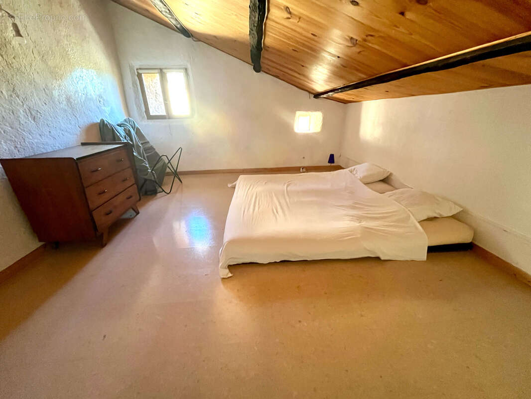 Maison à PEGAIROLLES-DE-BUEGES