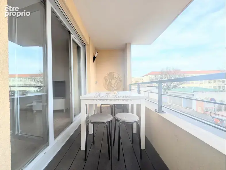 Lyon 3    T2 traversant avec balcon, parking et prestations modernes - photo 6