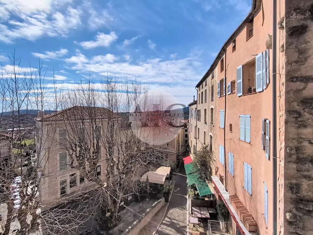 Appartement à FAYENCE