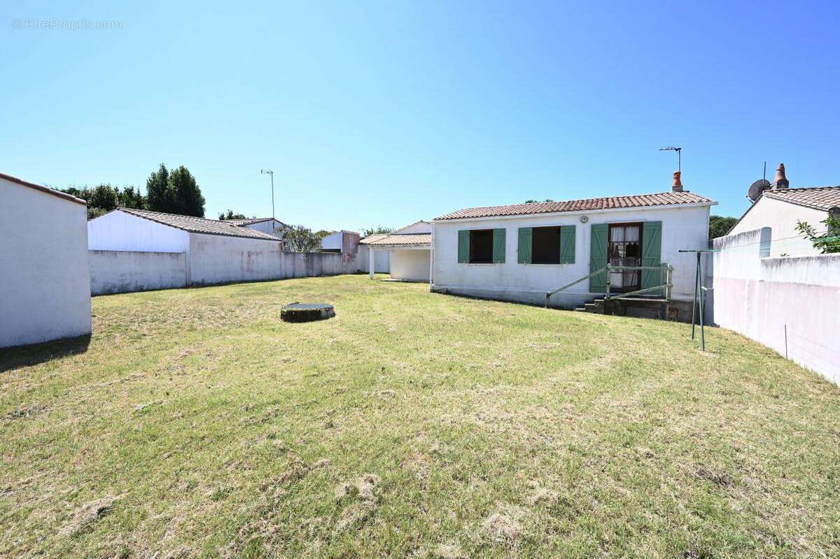 Terrain à SAINTE-MARIE-DE-RE