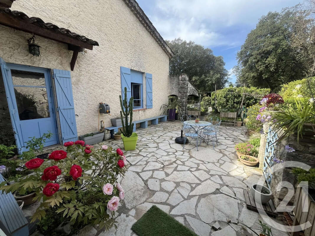 Maison à ROQUEFORT-LES-PINS