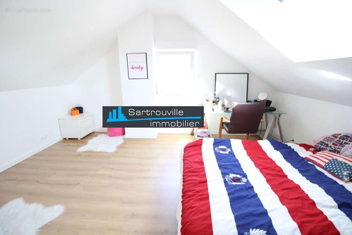 Maison à SARTROUVILLE