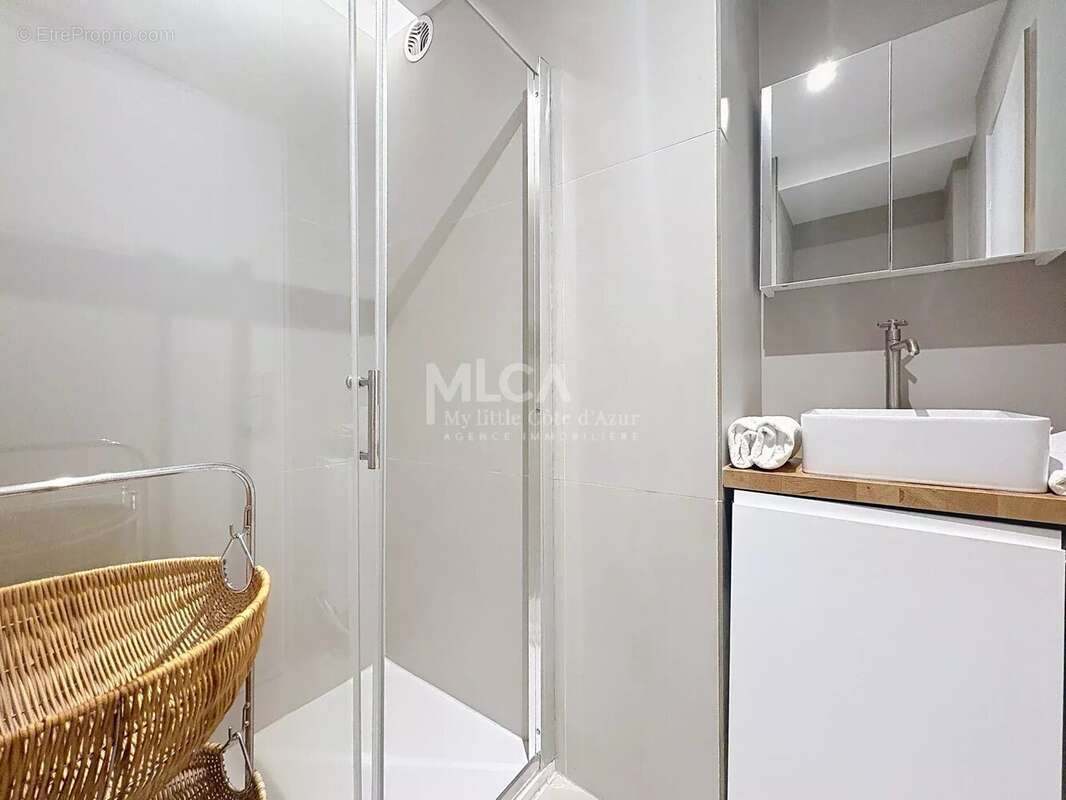 Appartement à SAINT-ETIENNE-DE-TINEE