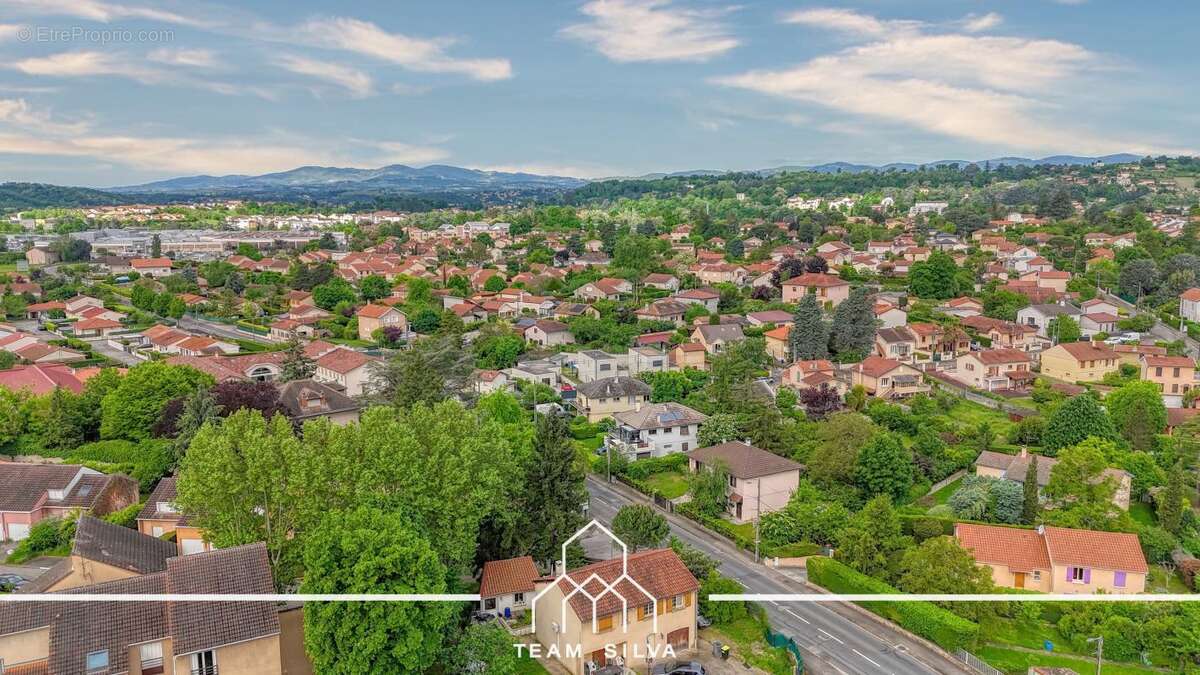 Maison à SAINT-GENIS-LAVAL