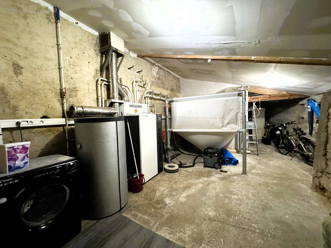 Maison à COURS-DE-PILE