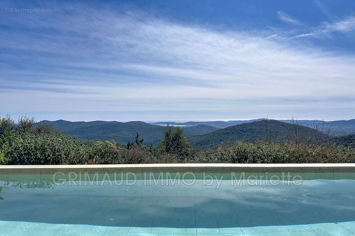 Maison à LA GARDE-FREINET