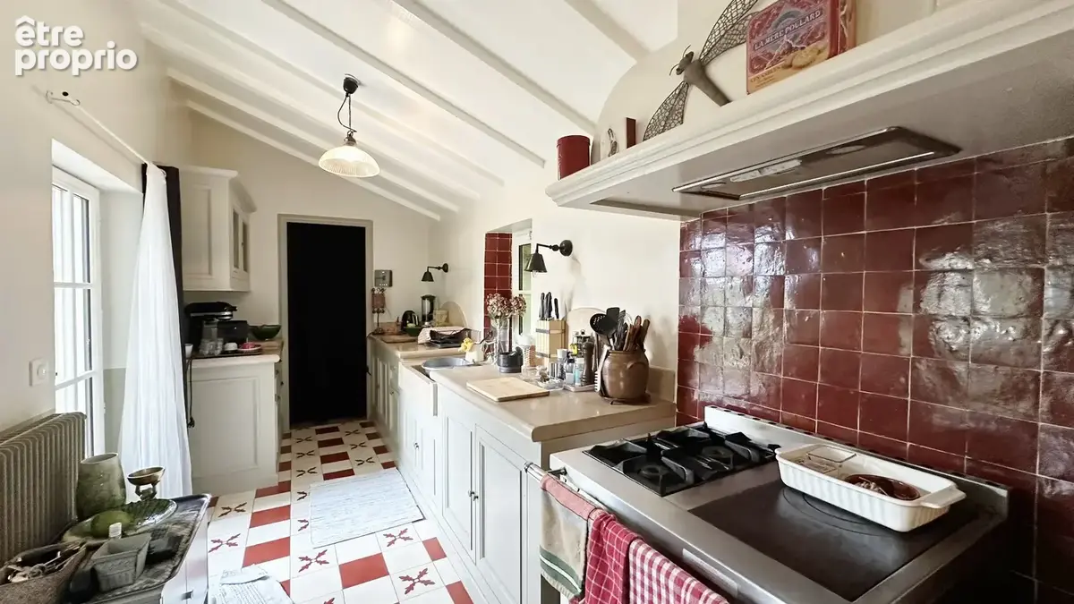 Maison de maitre de type t8 de 375 m2 dont une maison d'invite + 3 dependances - photo 16