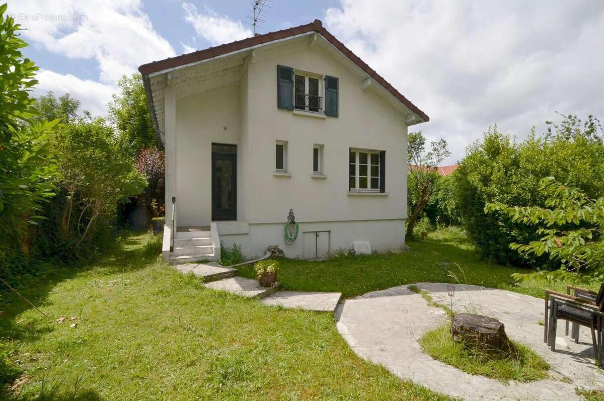 Maison à CROISSY-SUR-SEINE