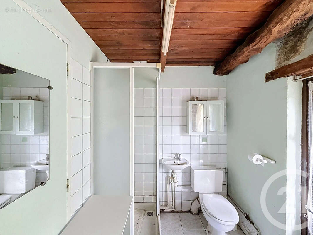 Maison 134 m² à Le Vieux-Marche  - photo 17