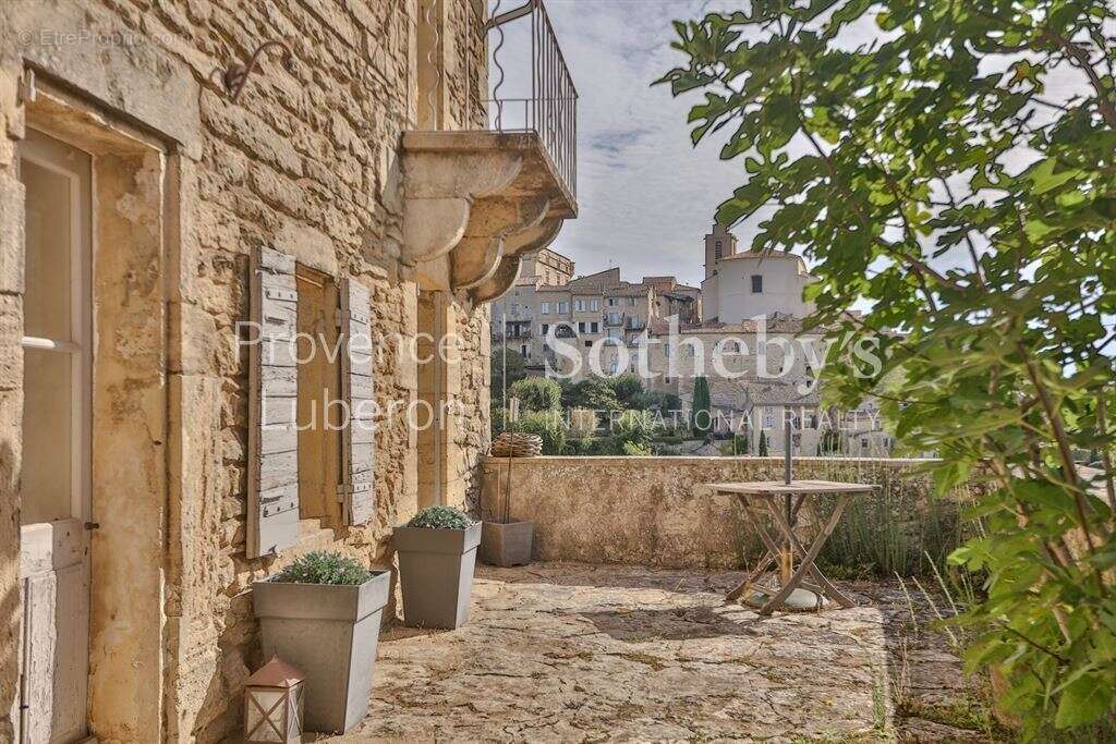 Maison à GORDES