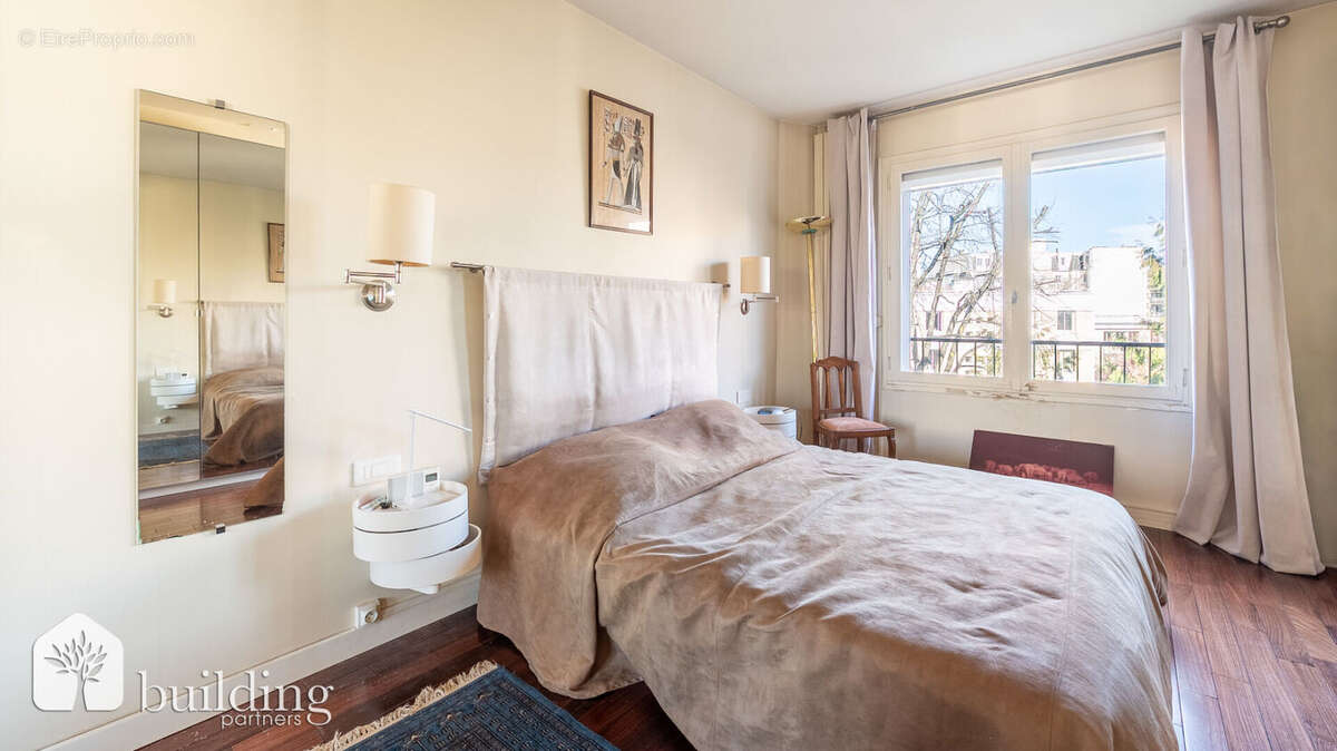 Appartement à NEUILLY-SUR-SEINE