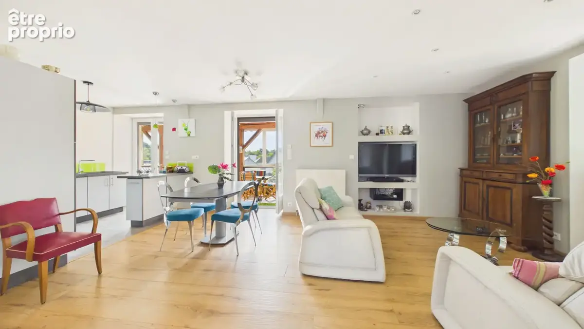 Maison 6 pièces - Centre du village - Parc arboré - photo 4