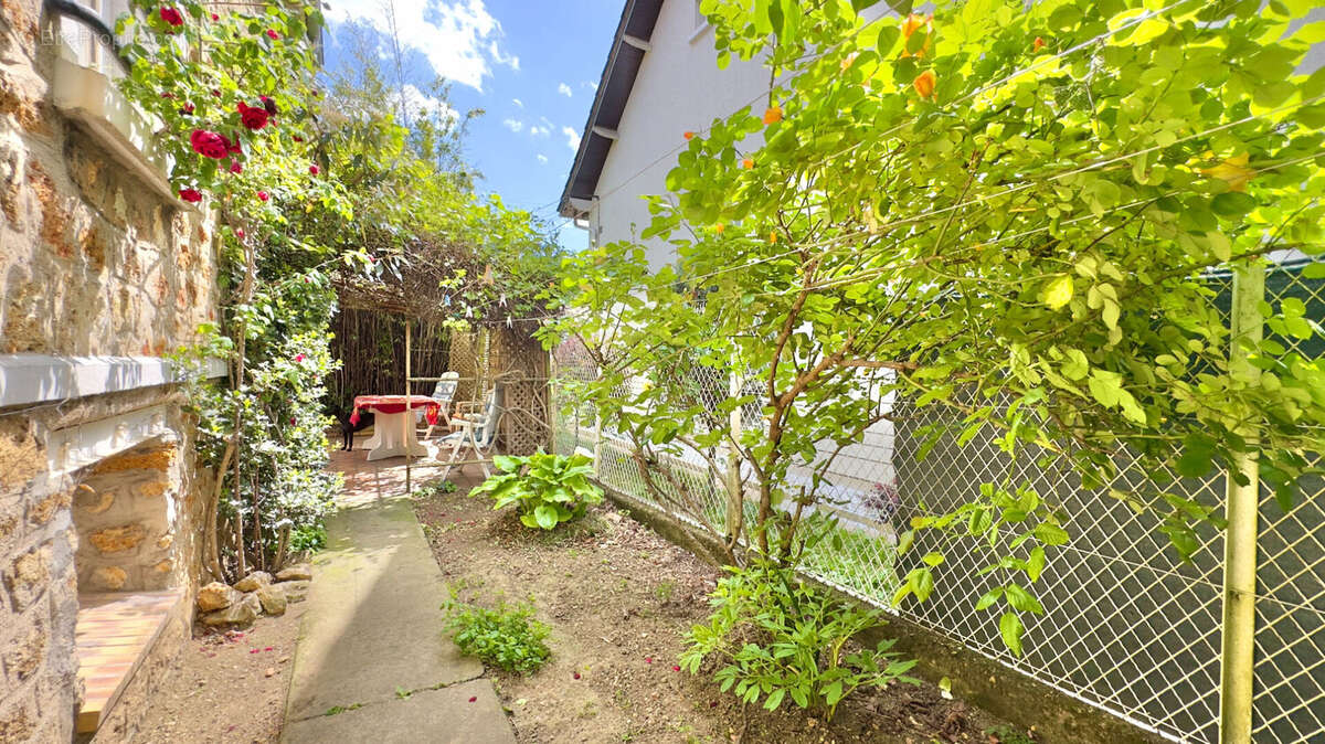 Maison à SAVIGNY-SUR-ORGE