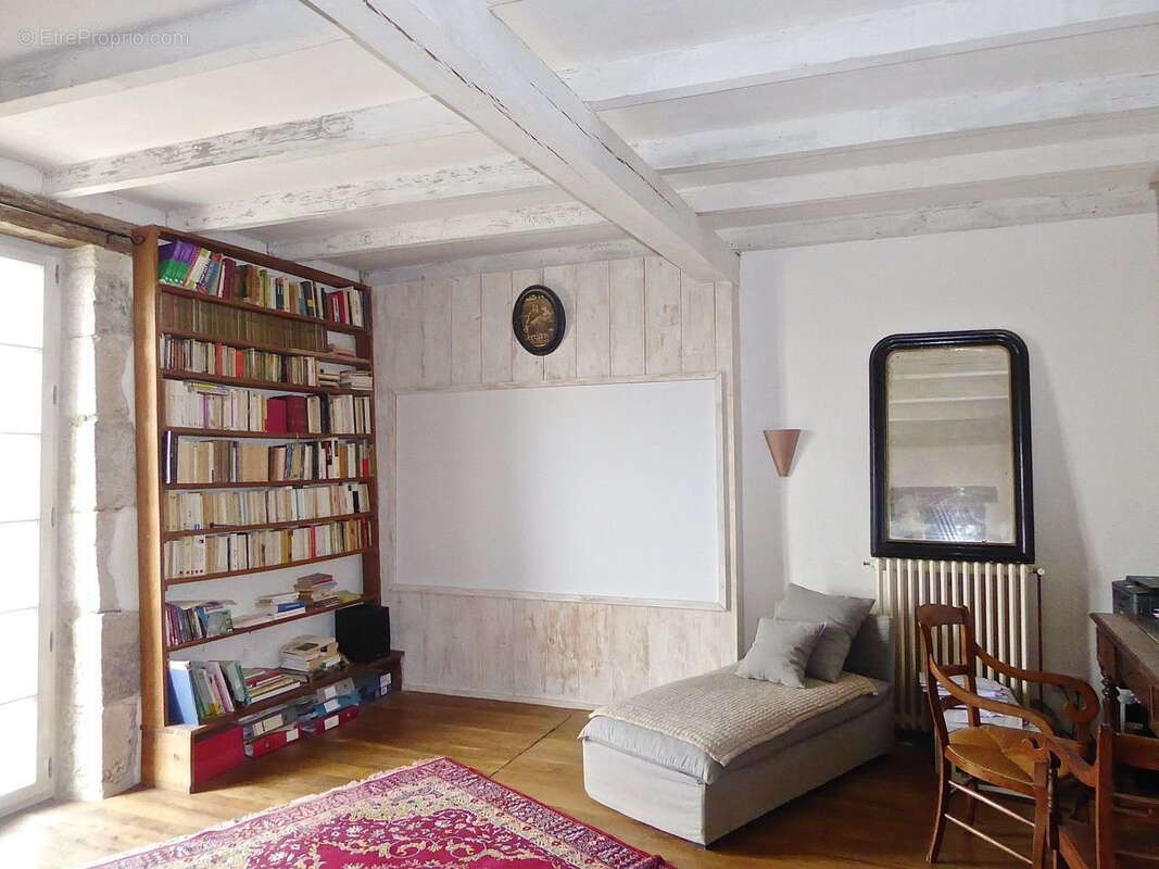 Maison à MONTAIGU-DE-QUERCY