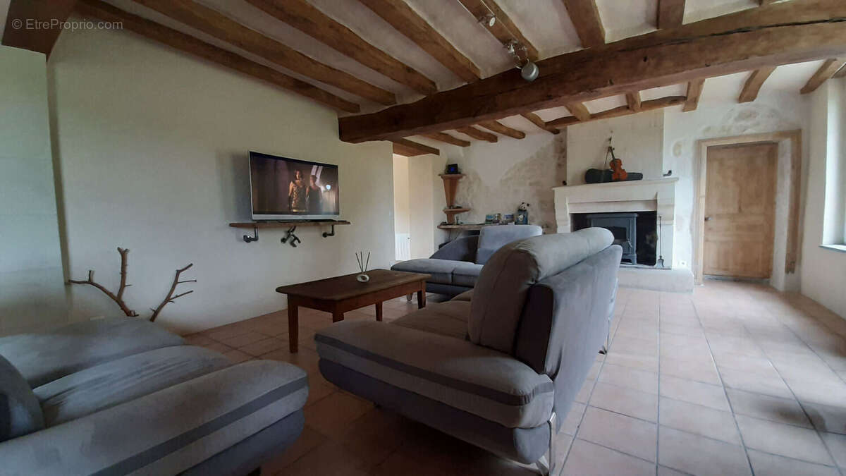 Maison à LUCAY-LE-MALE