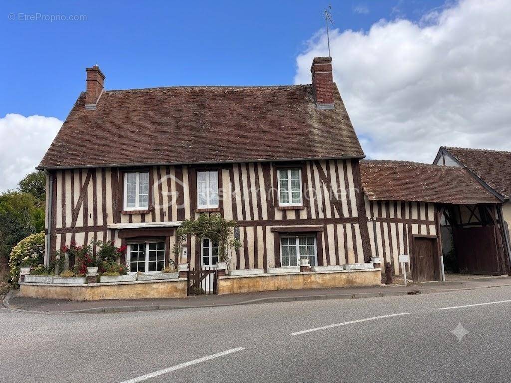 Maison à DAMVILLE