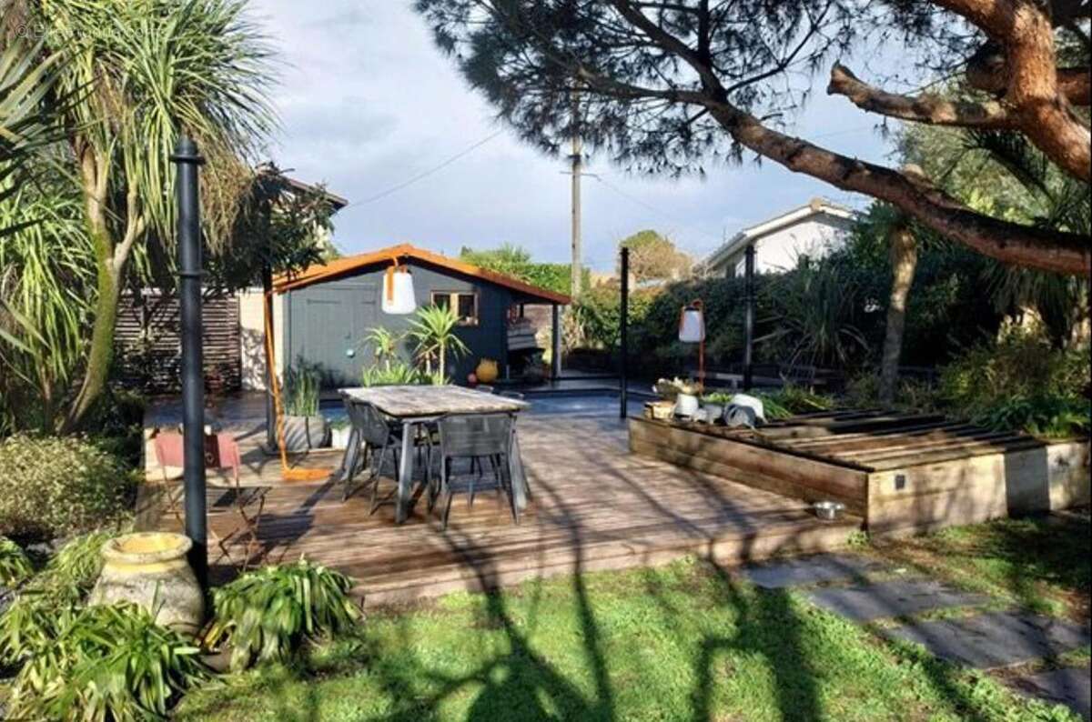 Maison à VILLENAVE-D'ORNON