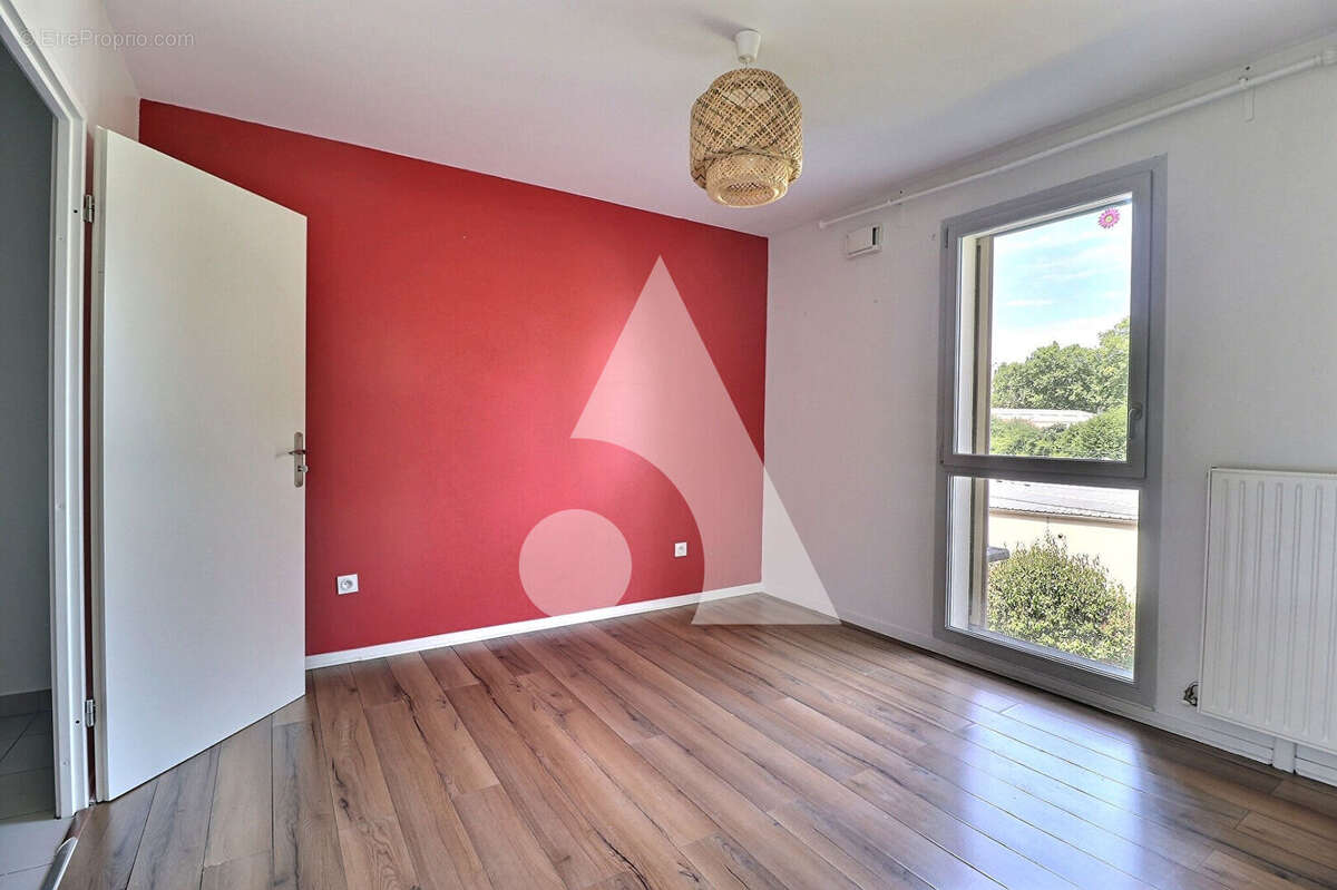 Appartement 2 pièces avec balcon - limite saint gratien/enghien les bains - photo 5