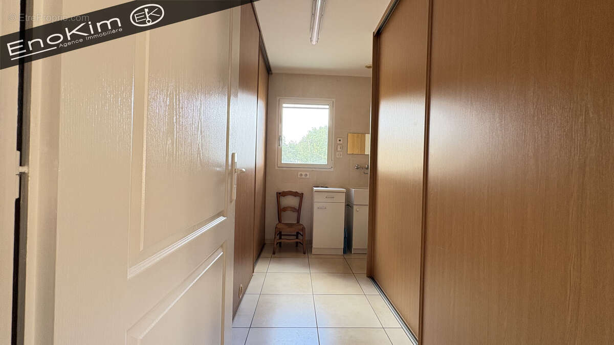 Maison 118m2 à Avrille sur une parcelle de 481m2 - photo 7