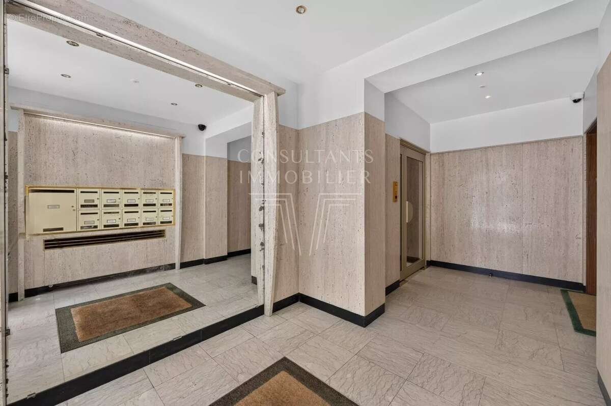Charles laffitte. appartement familial avec balcons - photo 9