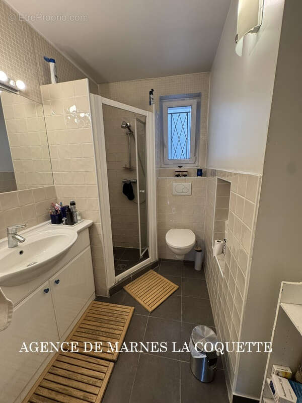 Maison à MARNES-LA-COQUETTE