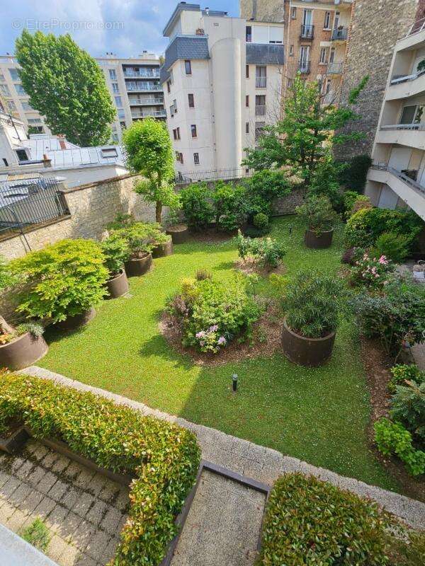 Appartement à NEUILLY-SUR-SEINE