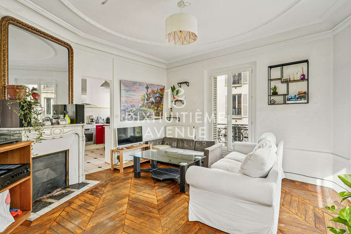 Appartement à PARIS-18E