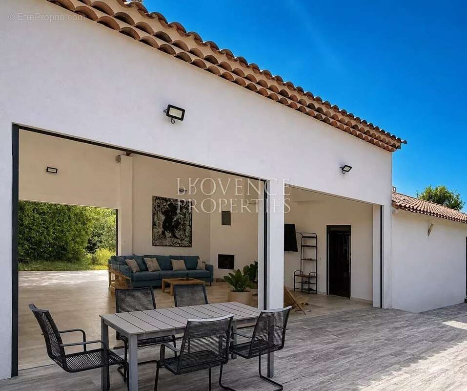 Maison à REGUSSE