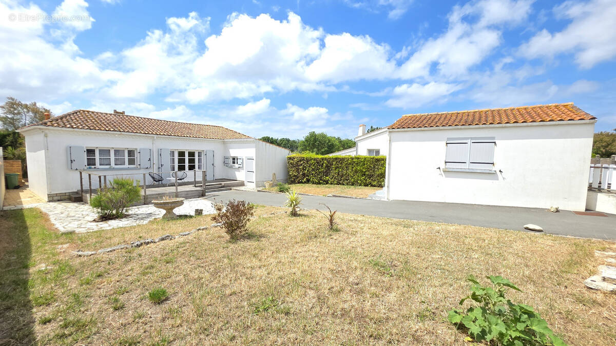 Maison à LA BREE-LES-BAINS