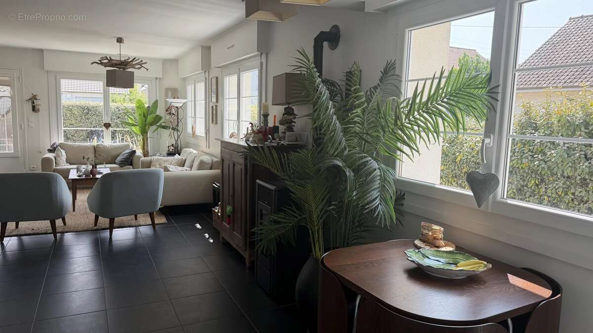 Proximité plage et commerces : villa 4/5 chambres - photo 8