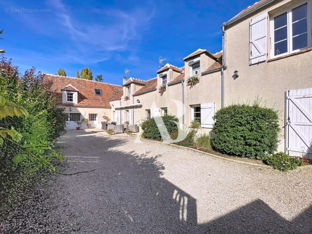 Maison à GRANDPUITS-BAILLY-CARROIS