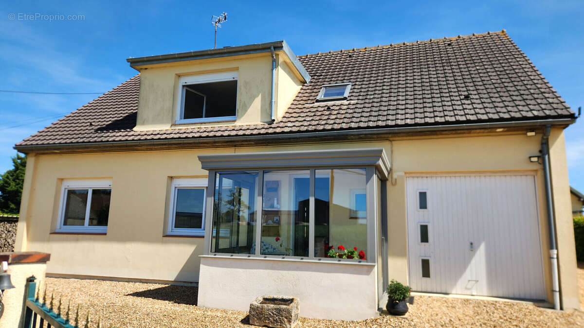 Maison à FAVIERES