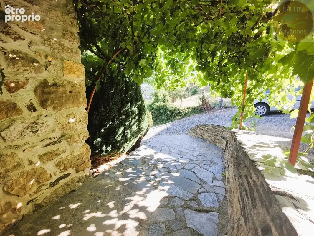 Charmante maison en pierre, terrasses ensoleillées et douceur de vivre - photo 1