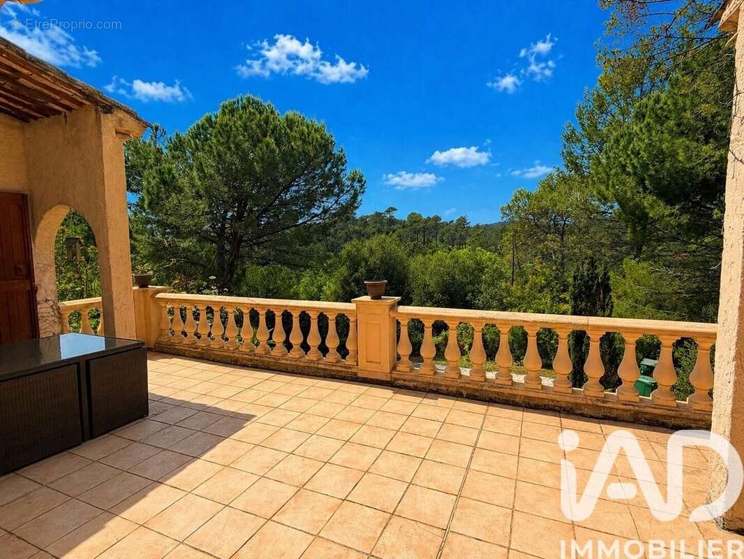 Photo 2 - Maison à ROQUEFORT-LES-PINS