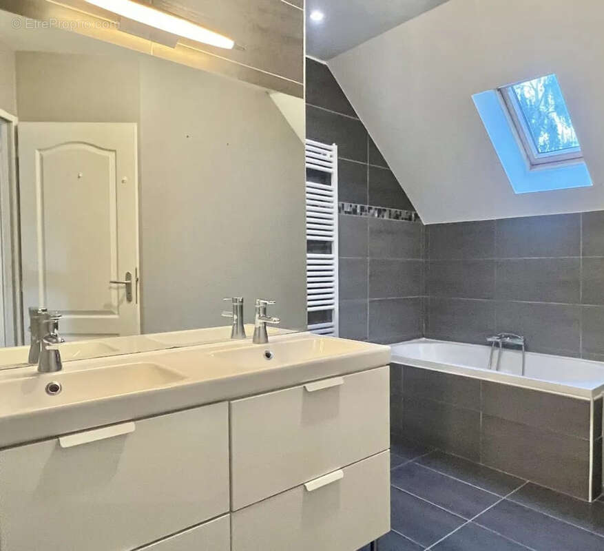 Maison à VIRY-CHATILLON