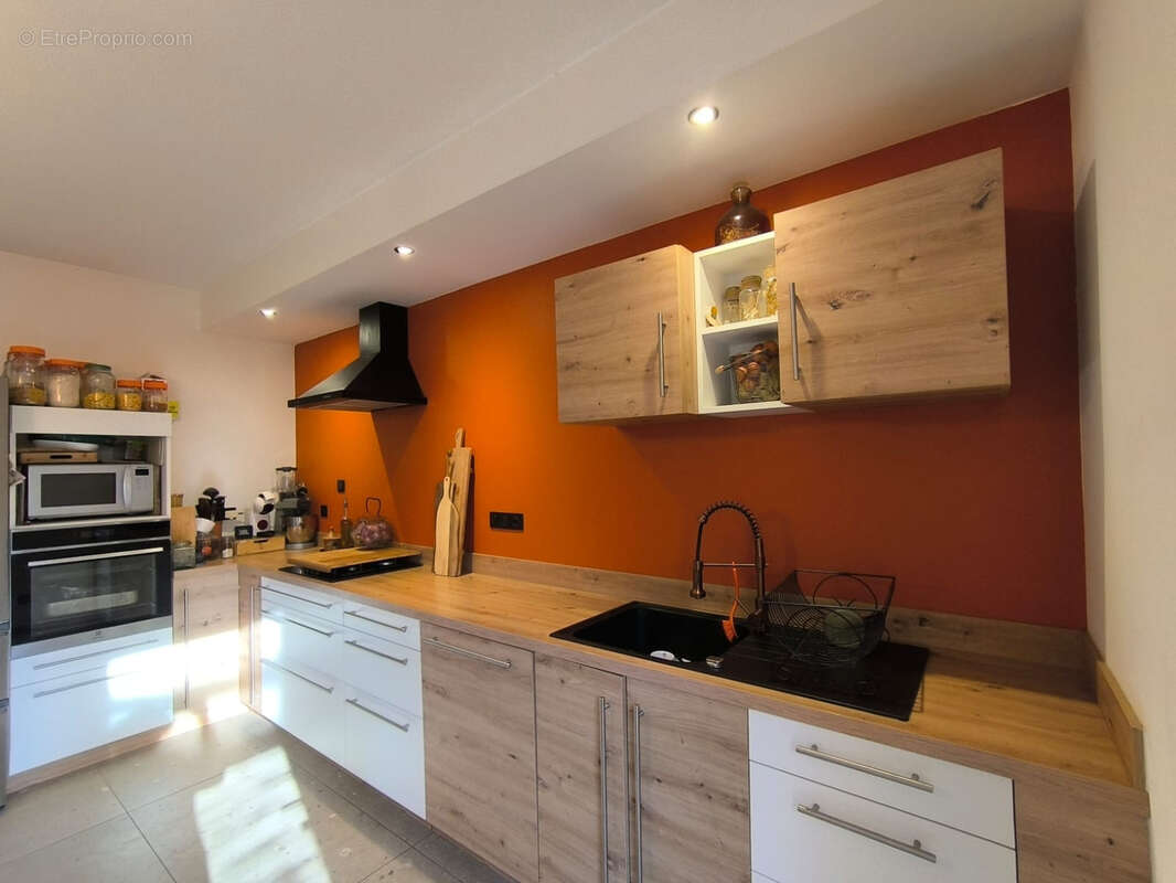 Maison à LA BASTIDE-DES-JOURDANS