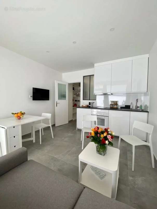 Commerce à PARIS-20E