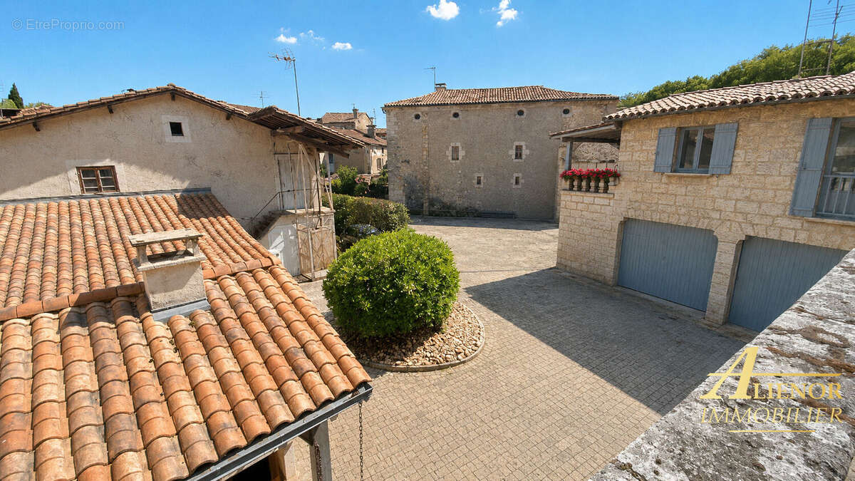 Ensemble immobilier en pierre centre Brantome 24310 - photo 4