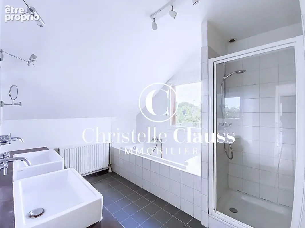 Rixheim  villa d'architecte 210 m²  5 chambres  terrain de plus de 9 ares - photo 11