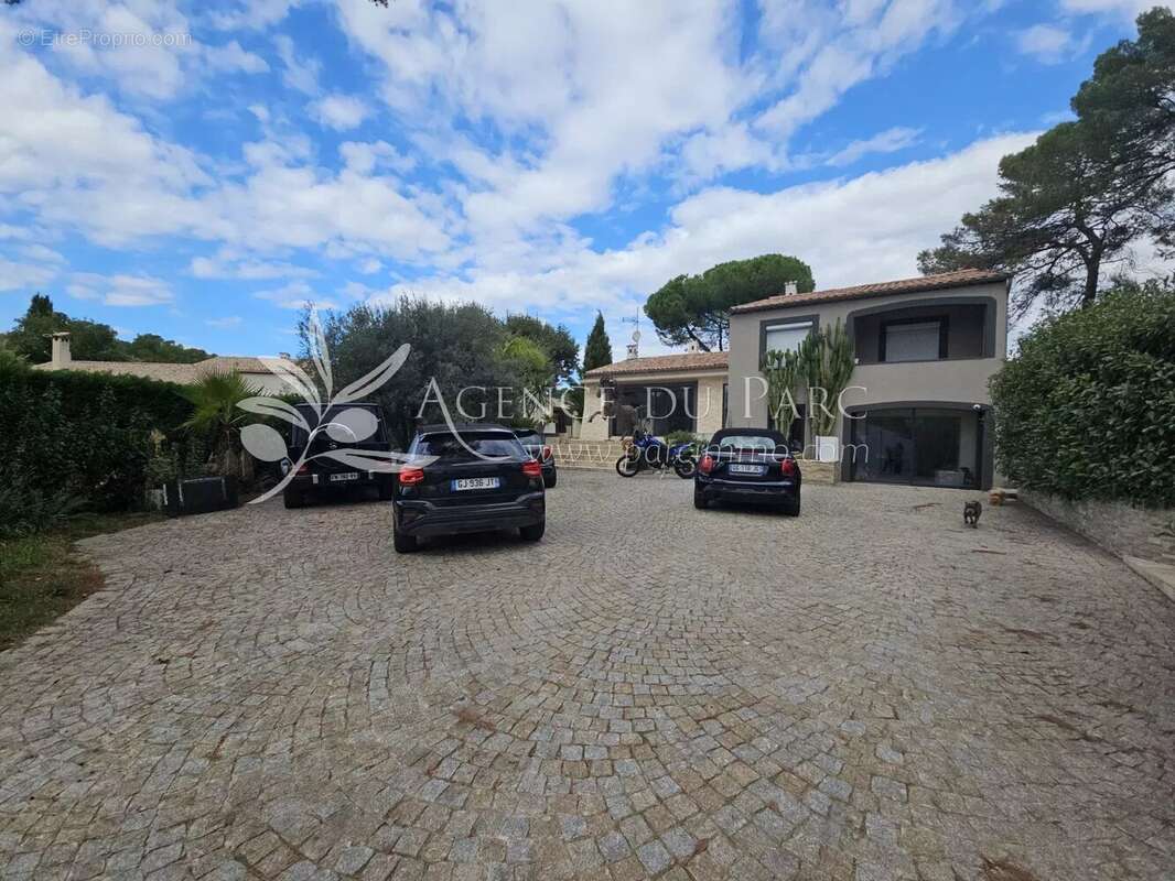 Maison à MOUGINS