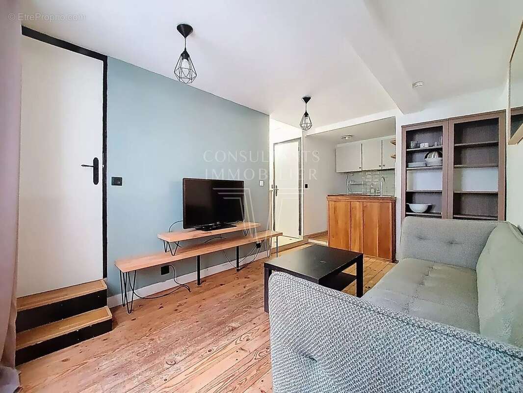 Appartement à PARIS-7E