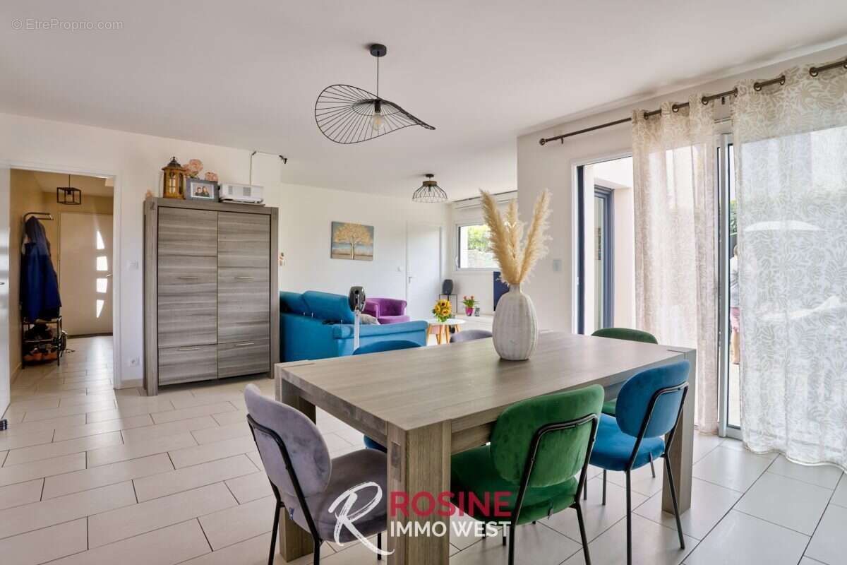 Maison 114 m² à Beaucouze  - photo 5