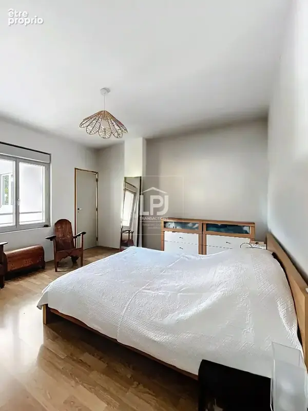 Lumineuse maison familiale 8 pièces de 178 m² avec jardin, belle terrasse et garage - photo 11