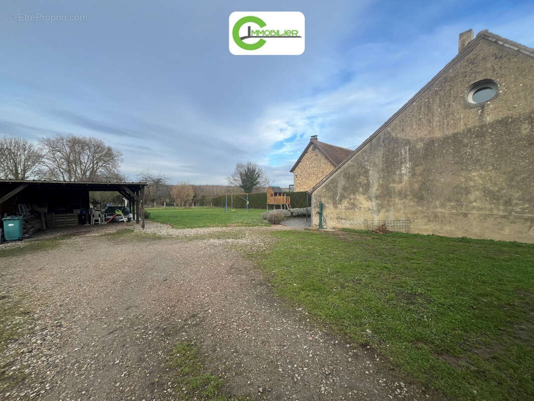 Maison à VILLAINES-LA-GONAIS