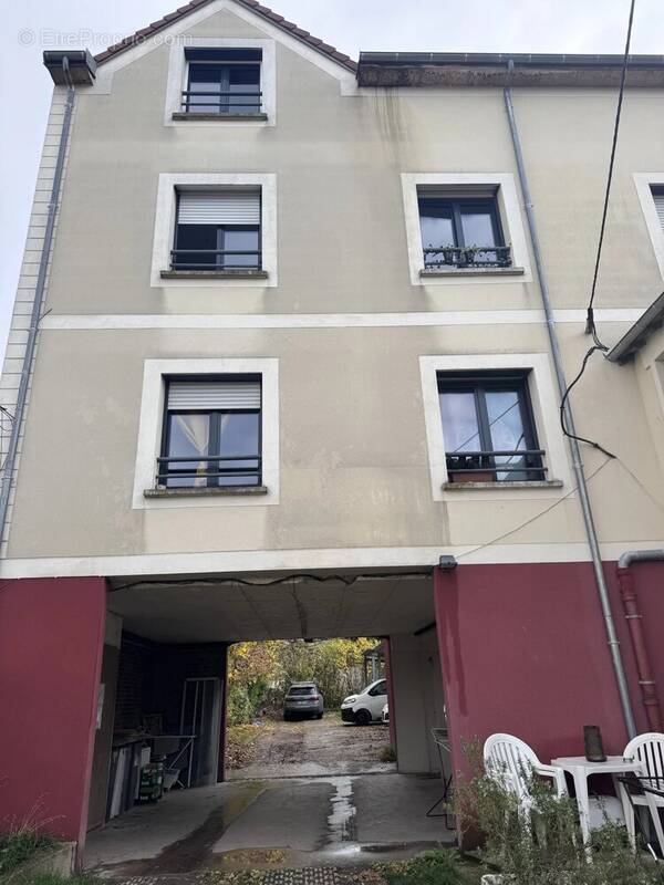 Appartement à SARTROUVILLE